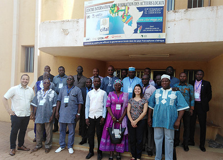 L'équipe d'apprentissage de CGLU et CGLU Afrique mobilisent des acteurs locaux africains dans les formations sur les ODD